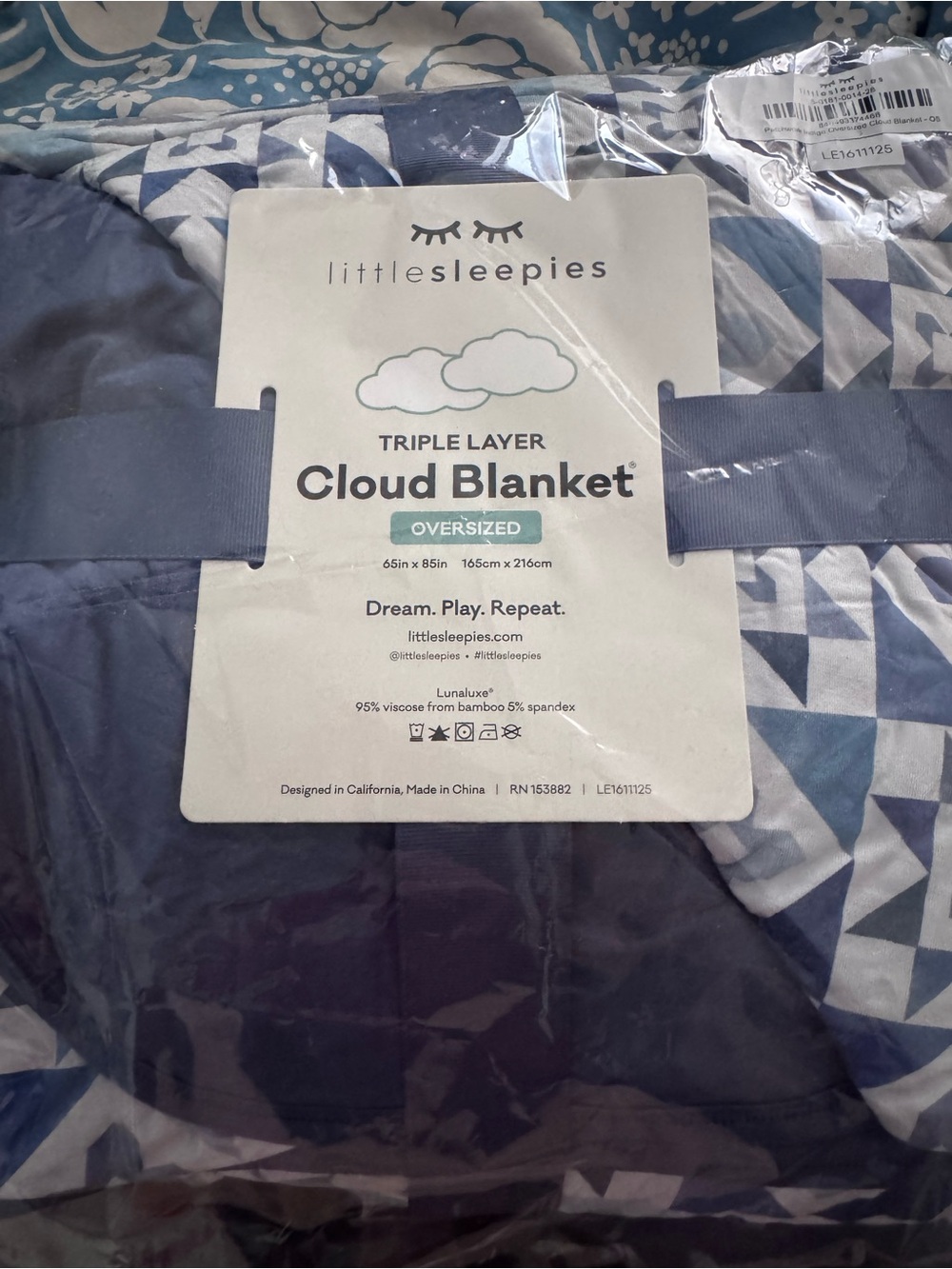 Little Sleepies Oversized Triple-Layer Cloud Blanket – Navy & White Geometric